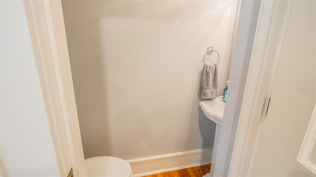 合同活跃: $698,000 (4 贝兹, 3 浴室, 2152 平方英尺)