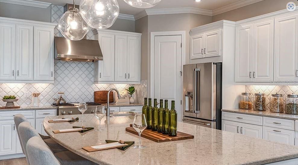 Под контрактом: $1,629,522 (3 спален, 3 ванн, 3143 Квадратных фут)