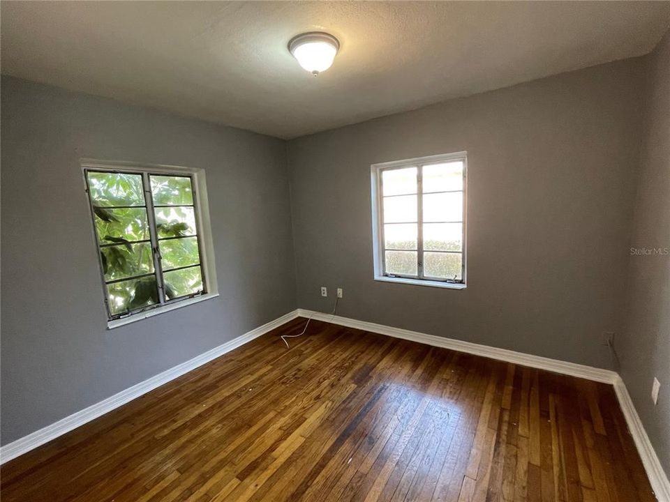 合同活跃: $1,899 (2 贝兹, 1 浴室, 1333 平方英尺)