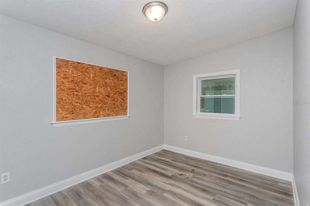 Activo con contrato: $229,000 (4 camas, 2 baños, 1012 Pies cuadrados)