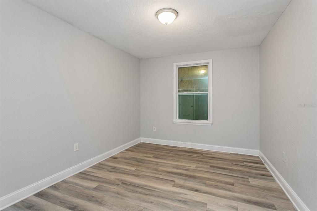 Activo con contrato: $229,000 (4 camas, 2 baños, 1012 Pies cuadrados)