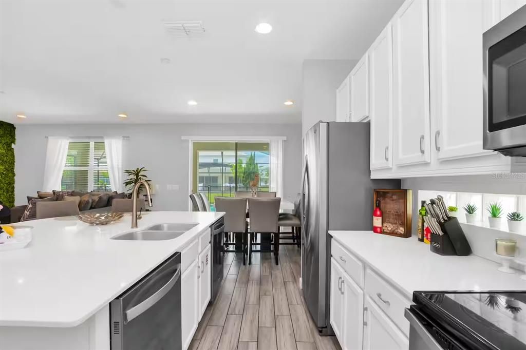 待售: $839,900 (8 贝兹, 5 浴室, 3248 平方英尺)