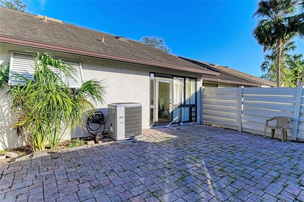 For Sale: $199,999 (2 beds, 2 baths, 1091 Square Feet)