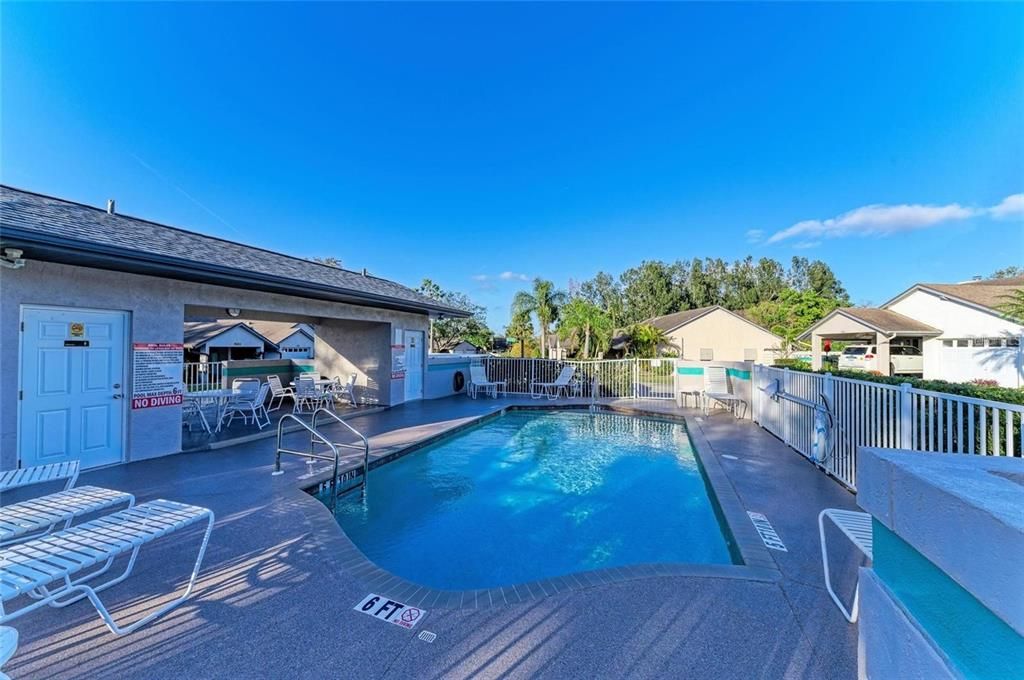 For Sale: $199,999 (2 beds, 2 baths, 1091 Square Feet)