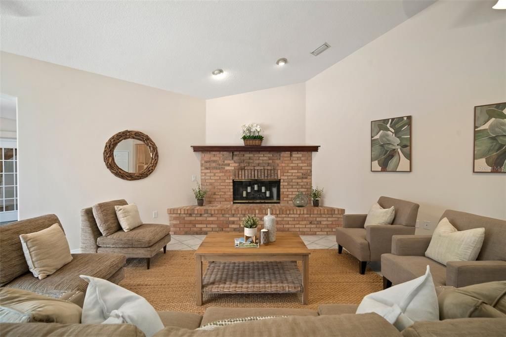 На продажу: $1,950,000 (7 спален, 5 ванн, 5250 Квадратных фут)