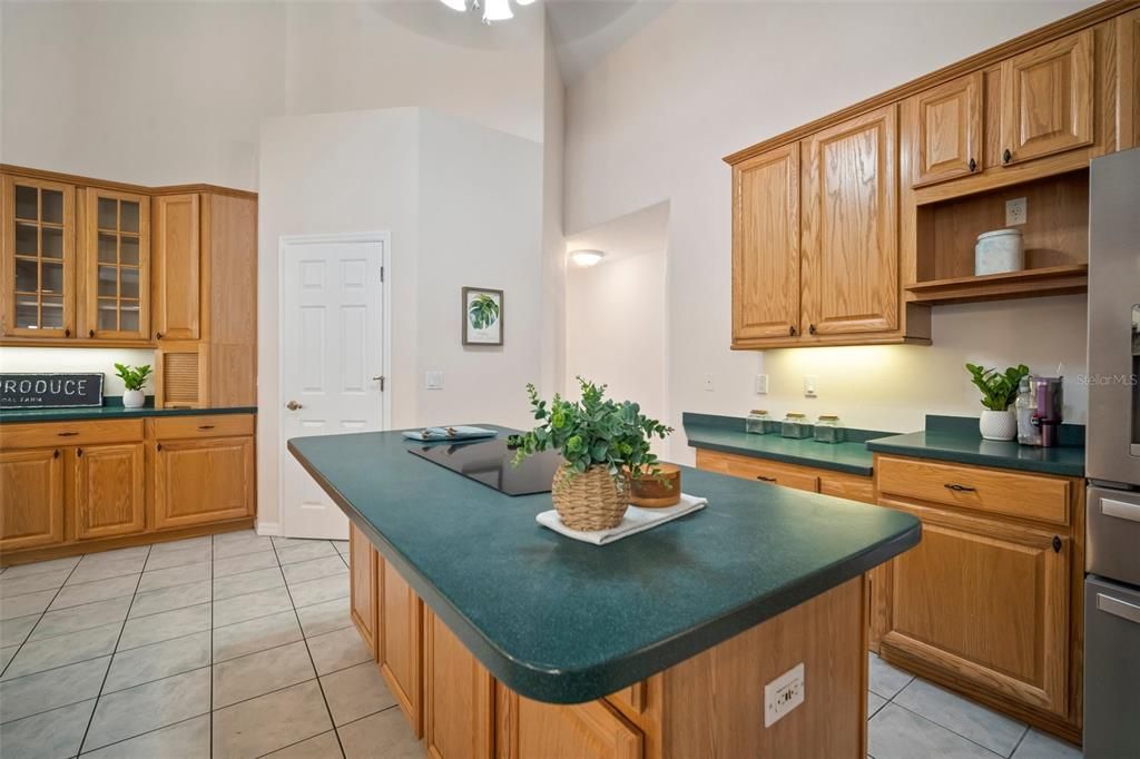 На продажу: $1,950,000 (7 спален, 5 ванн, 5250 Квадратных фут)