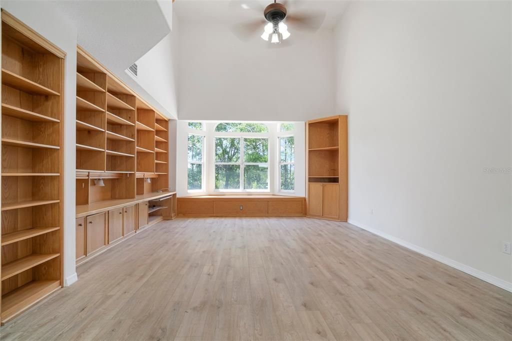 На продажу: $1,950,000 (7 спален, 5 ванн, 5250 Квадратных фут)