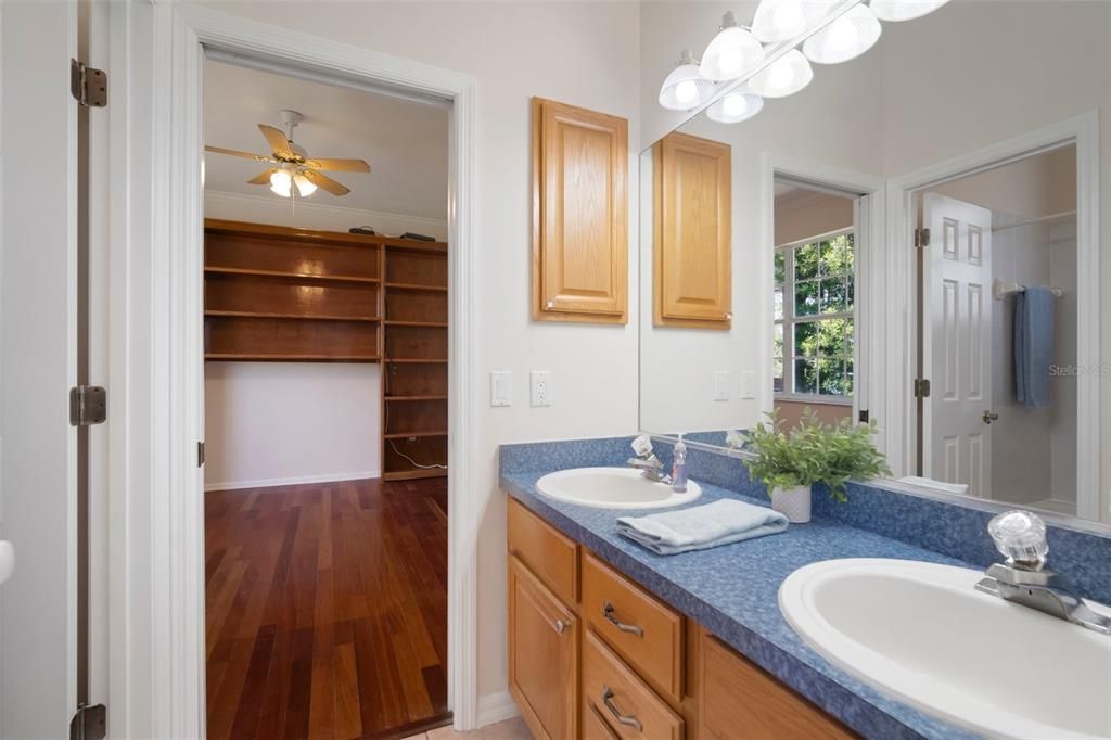 На продажу: $1,950,000 (7 спален, 5 ванн, 5250 Квадратных фут)