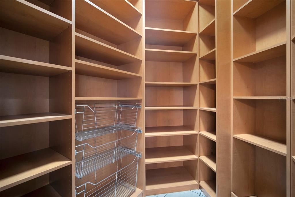 На продажу: $1,950,000 (7 спален, 5 ванн, 5250 Квадратных фут)