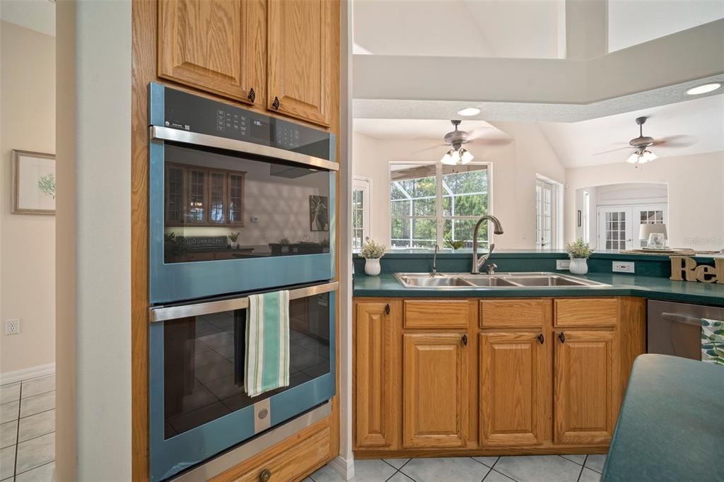 На продажу: $1,950,000 (7 спален, 5 ванн, 5250 Квадратных фут)