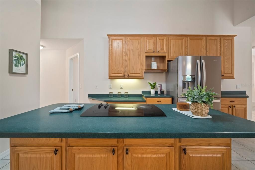 На продажу: $1,950,000 (7 спален, 5 ванн, 5250 Квадратных фут)