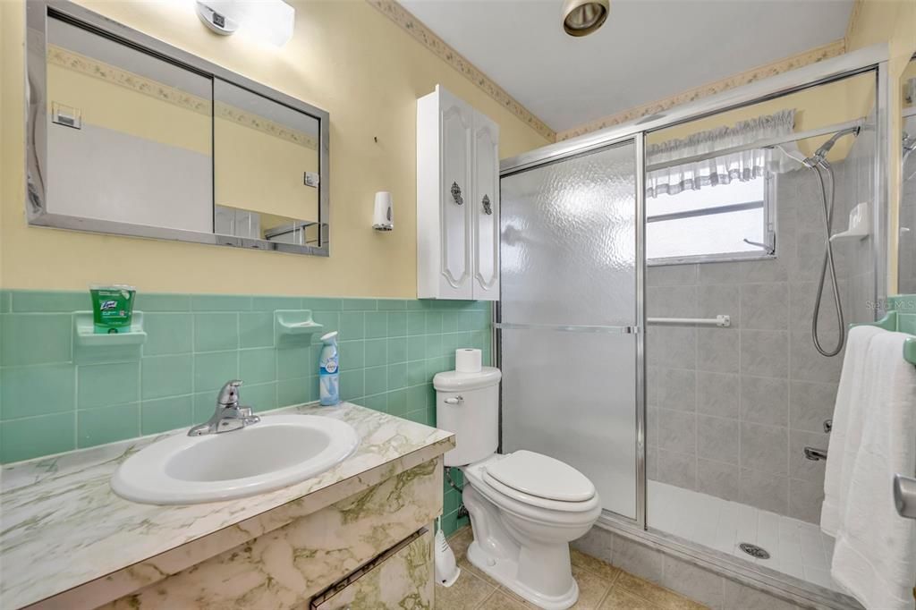 Под контрактом: $145,000 (2 спален, 1 ванн, 932 Квадратных фут)