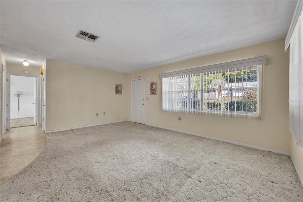 Под контрактом: $145,000 (2 спален, 1 ванн, 932 Квадратных фут)