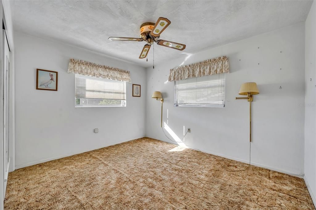 Под контрактом: $145,000 (2 спален, 1 ванн, 932 Квадратных фут)