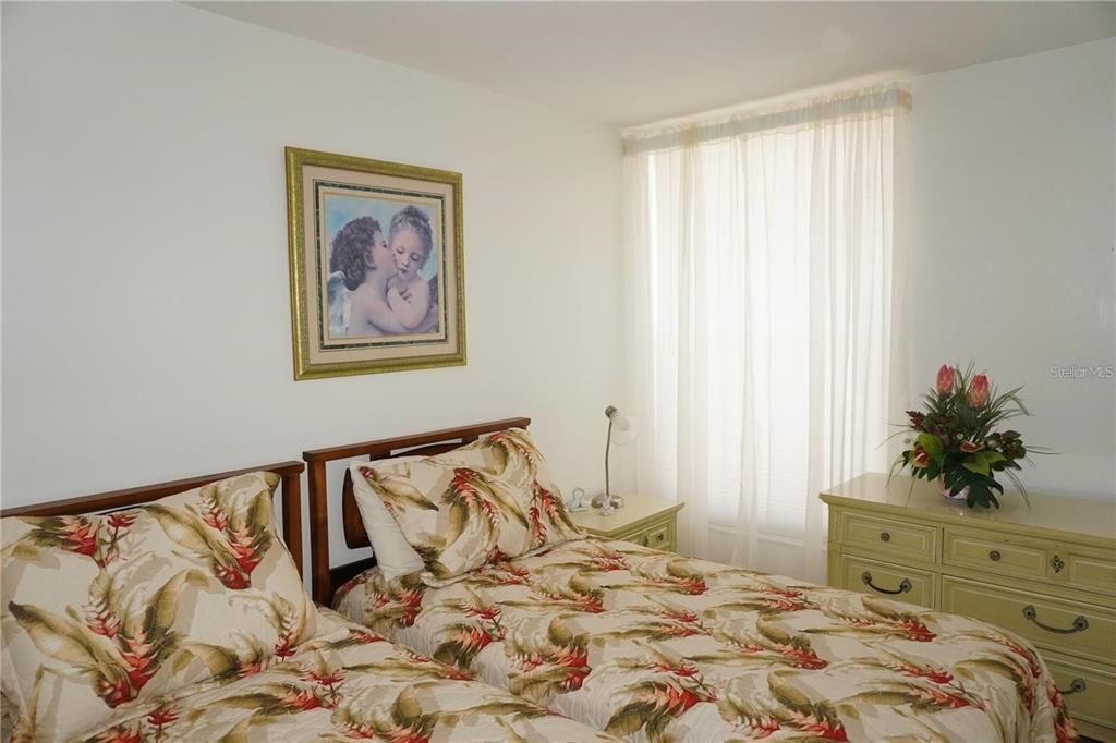 Под контрактом: $1,395 (2 спален, 1 ванн, 825 Квадратных фут)