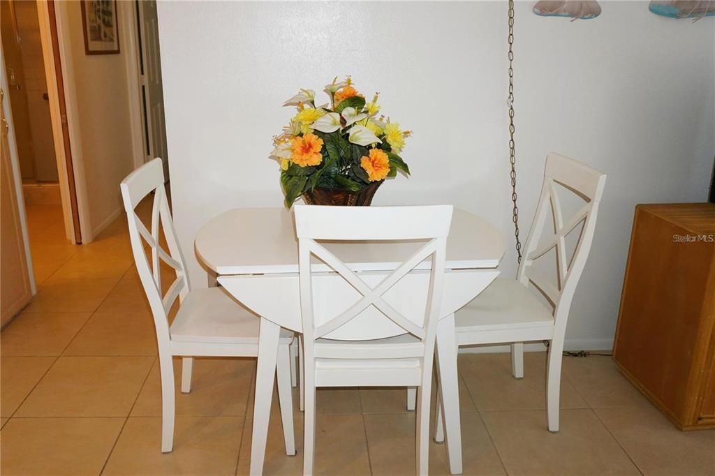 Под контрактом: $1,395 (2 спален, 1 ванн, 825 Квадратных фут)