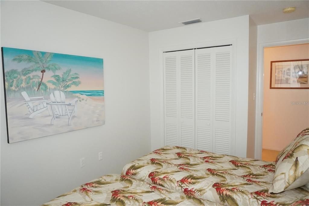 Под контрактом: $1,395 (2 спален, 1 ванн, 825 Квадратных фут)