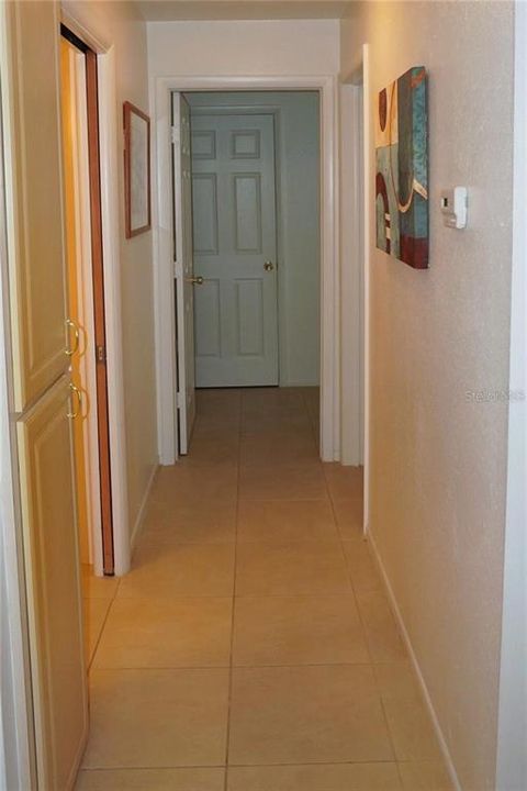 Под контрактом: $1,395 (2 спален, 1 ванн, 825 Квадратных фут)