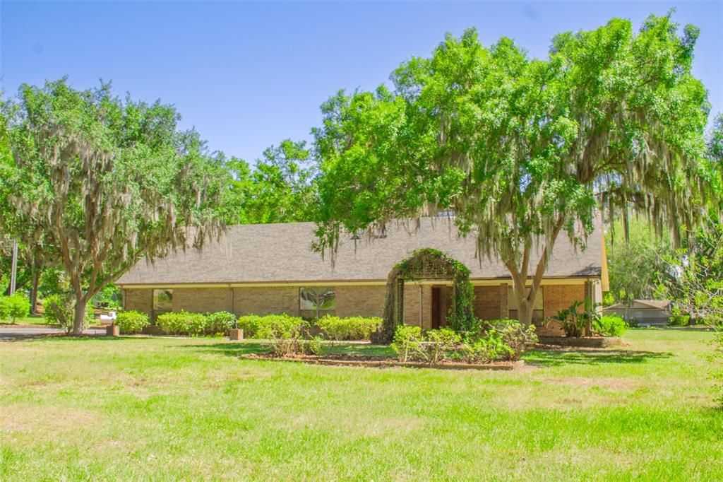 Vendido Recientemente: $589,000 (4 camas, 2 baños, 3511 Pies cuadrados)