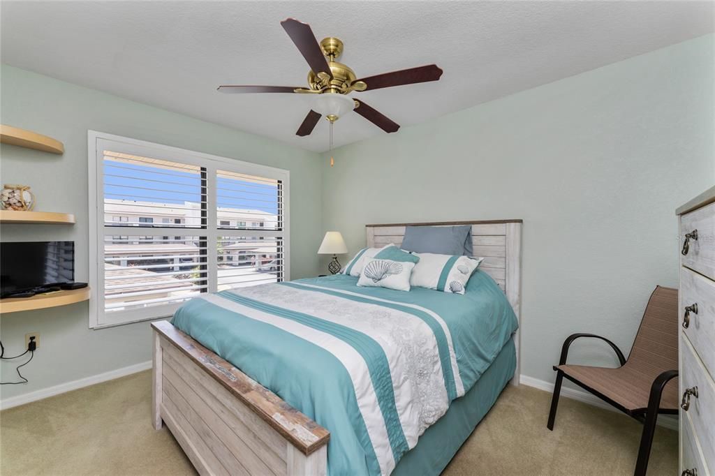 For Sale: $269,000 (2 beds, 2 baths, 1200 Square Feet)