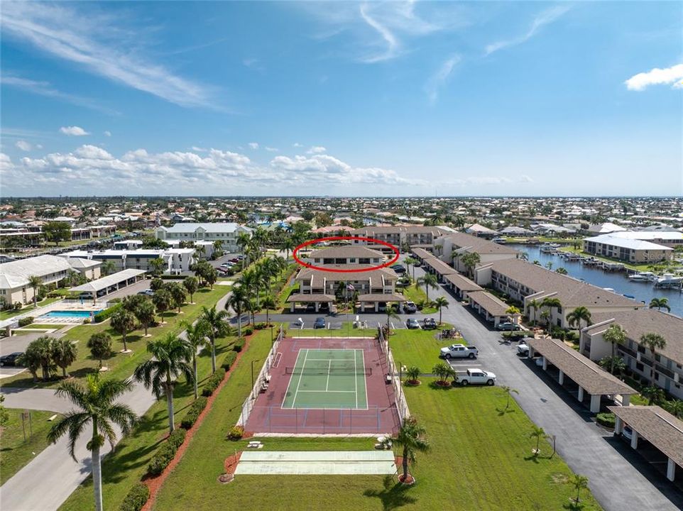 For Sale: $269,000 (2 beds, 2 baths, 1200 Square Feet)