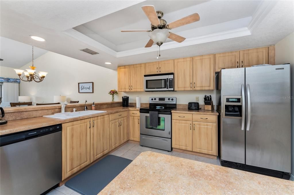 For Sale: $269,000 (2 beds, 2 baths, 1200 Square Feet)