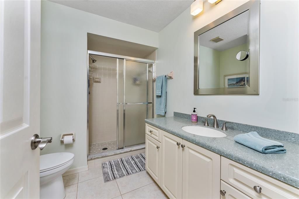 For Sale: $269,000 (2 beds, 2 baths, 1200 Square Feet)