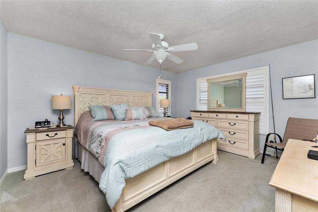 For Sale: $269,000 (2 beds, 2 baths, 1200 Square Feet)