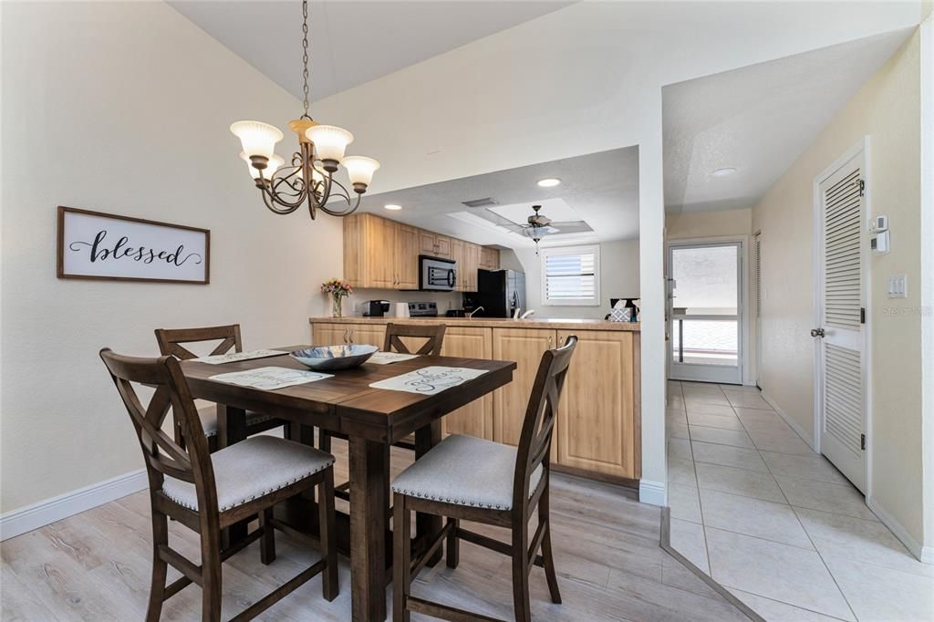 For Sale: $269,000 (2 beds, 2 baths, 1200 Square Feet)