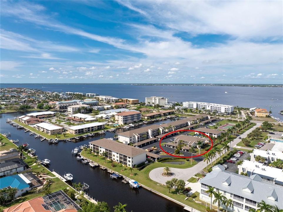 For Sale: $269,000 (2 beds, 2 baths, 1200 Square Feet)