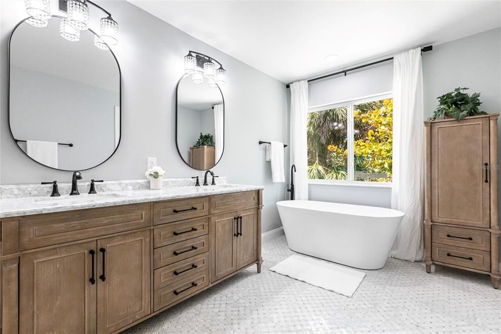 待售: $3,099,000 (5 贝兹, 3 浴室, 3211 平方英尺)