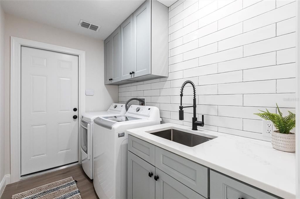 待售: $3,099,000 (5 贝兹, 3 浴室, 3211 平方英尺)