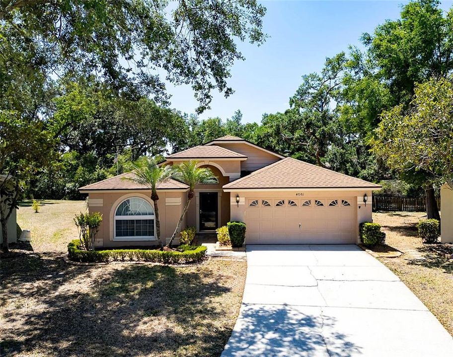 Recently Sold: $365,000 (4 beds, 2 baths, 1516 Square Feet)