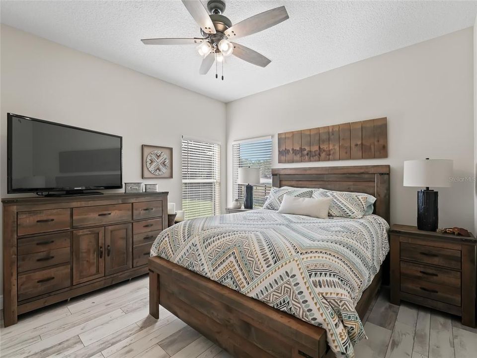 For Sale: $1,100,000 (3 beds, 2 baths, 2132 Square Feet)