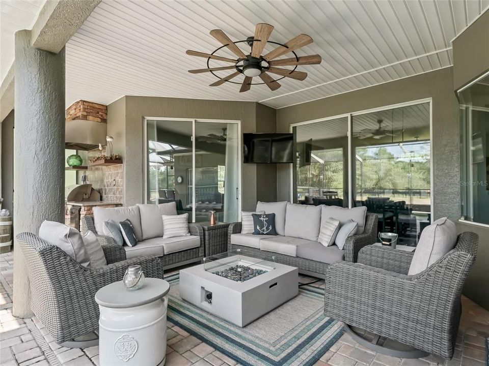 For Sale: $1,100,000 (3 beds, 2 baths, 2132 Square Feet)