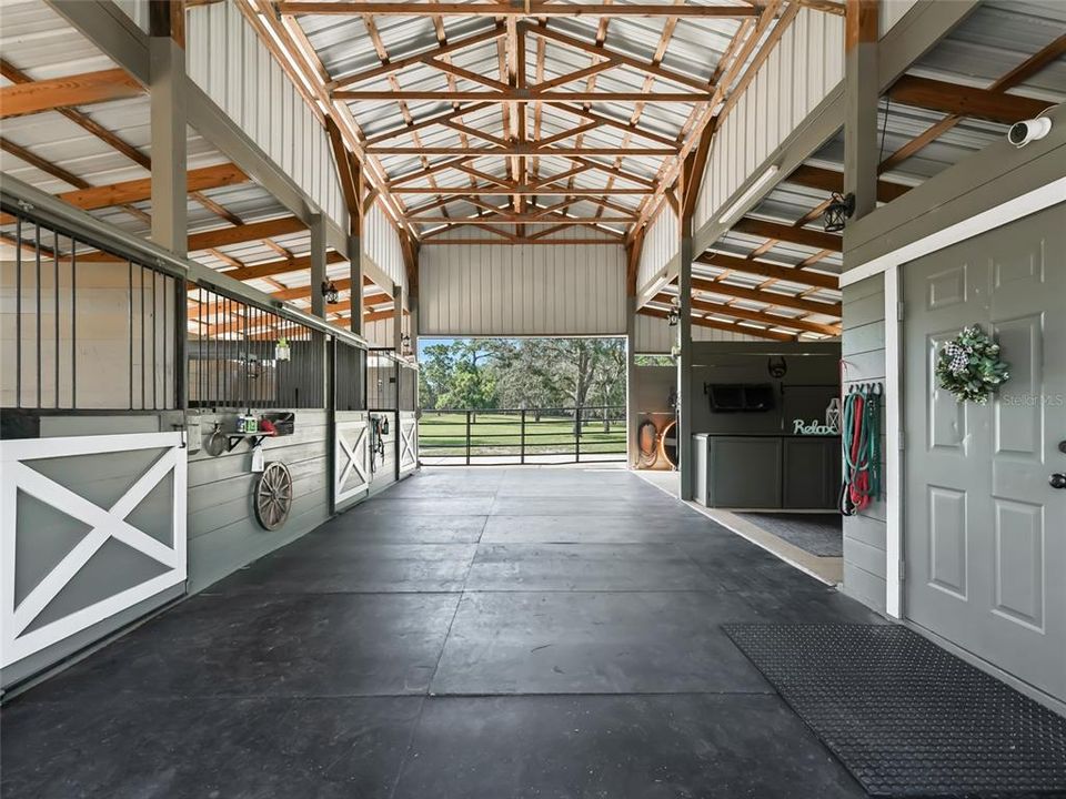 For Sale: $1,100,000 (3 beds, 2 baths, 2132 Square Feet)