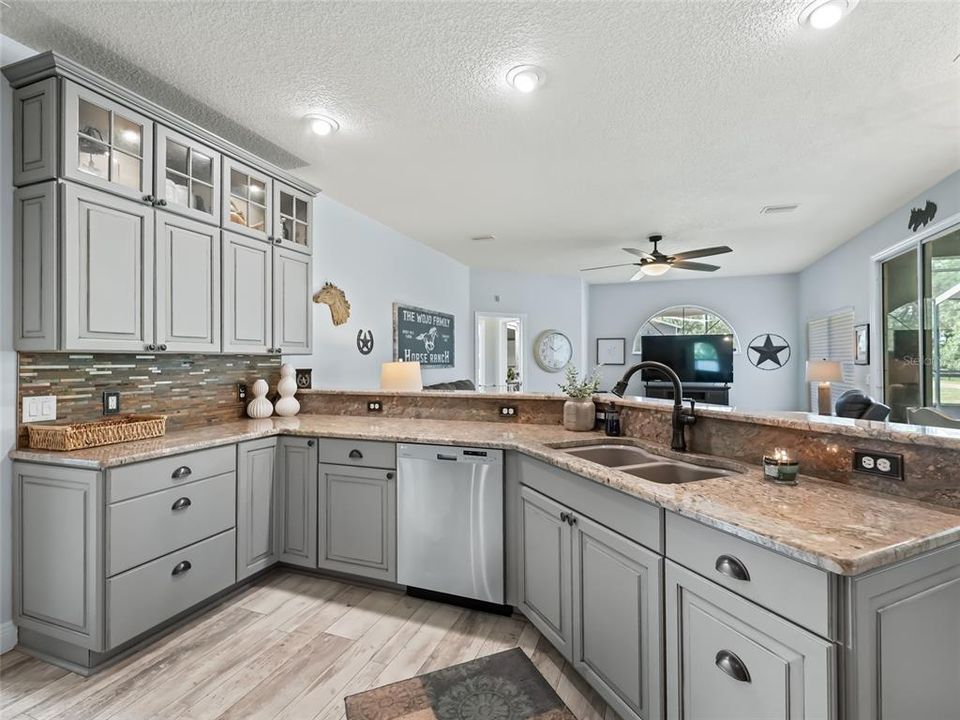 For Sale: $1,100,000 (3 beds, 2 baths, 2132 Square Feet)