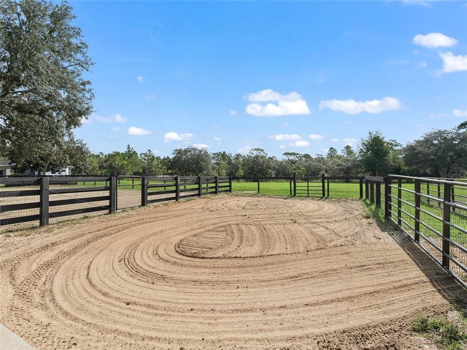 For Sale: $1,100,000 (3 beds, 2 baths, 2132 Square Feet)