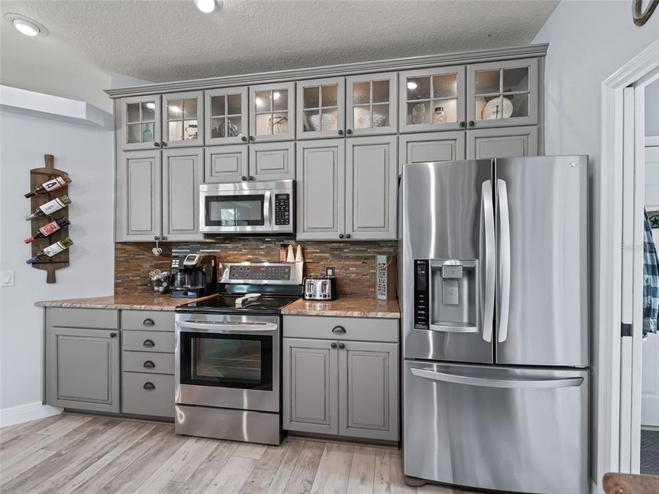 For Sale: $1,100,000 (3 beds, 2 baths, 2132 Square Feet)