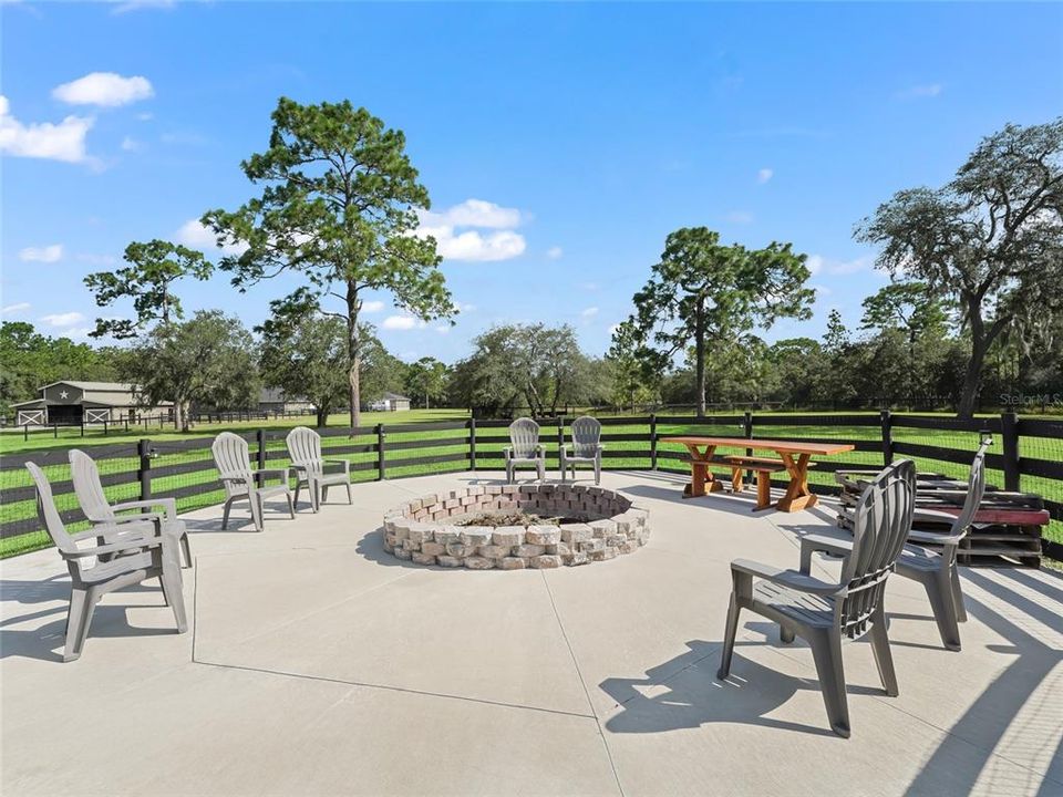 For Sale: $1,100,000 (3 beds, 2 baths, 2132 Square Feet)