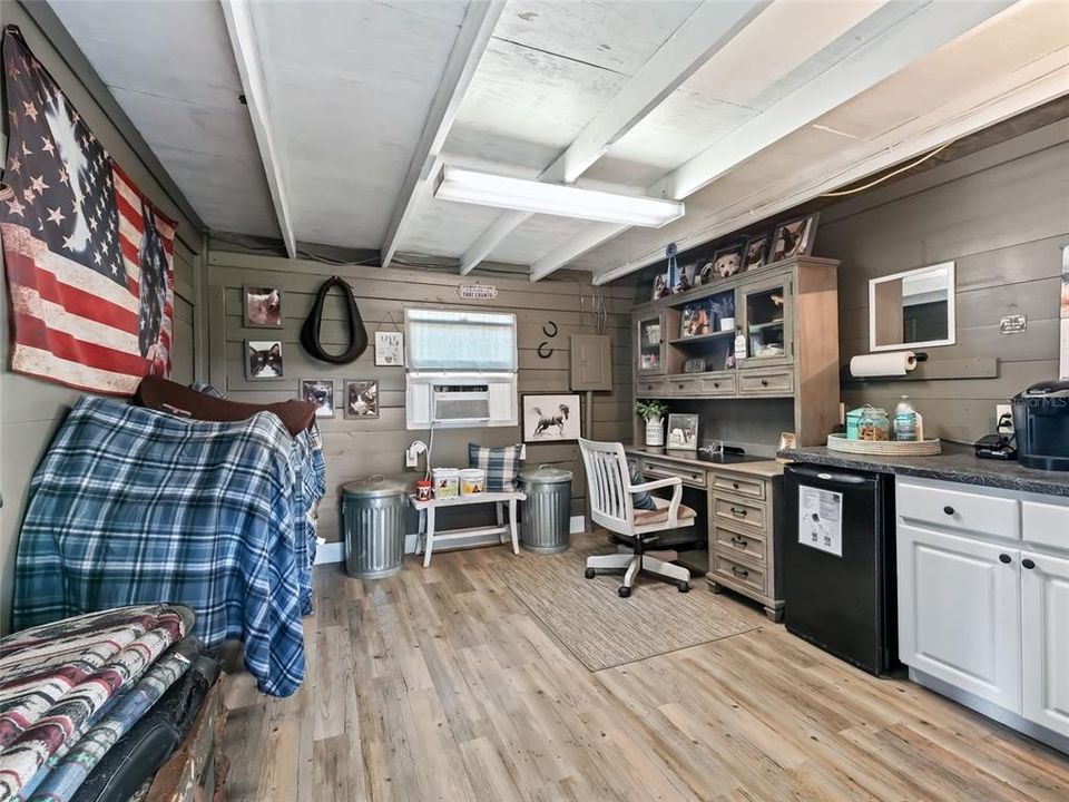 For Sale: $1,100,000 (3 beds, 2 baths, 2132 Square Feet)