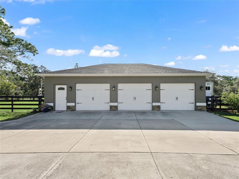 For Sale: $1,100,000 (3 beds, 2 baths, 2132 Square Feet)