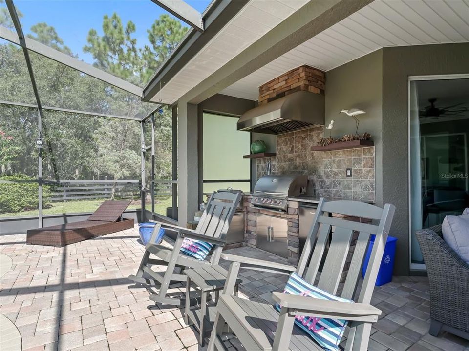 For Sale: $1,100,000 (3 beds, 2 baths, 2132 Square Feet)