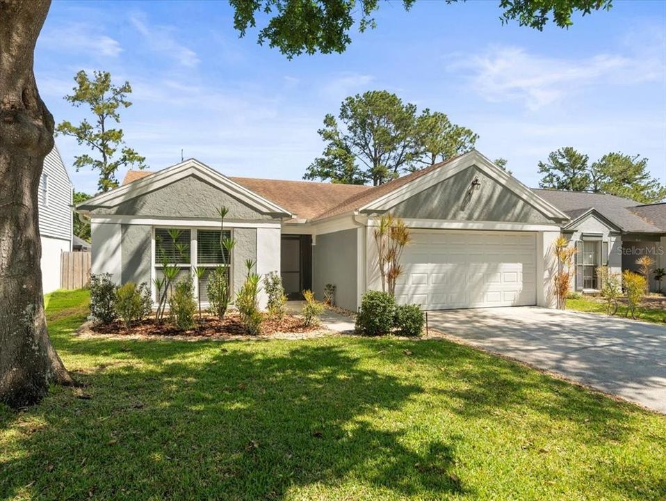 Recently Sold: $445,000 (3 beds, 2 baths, 1408 Square Feet)