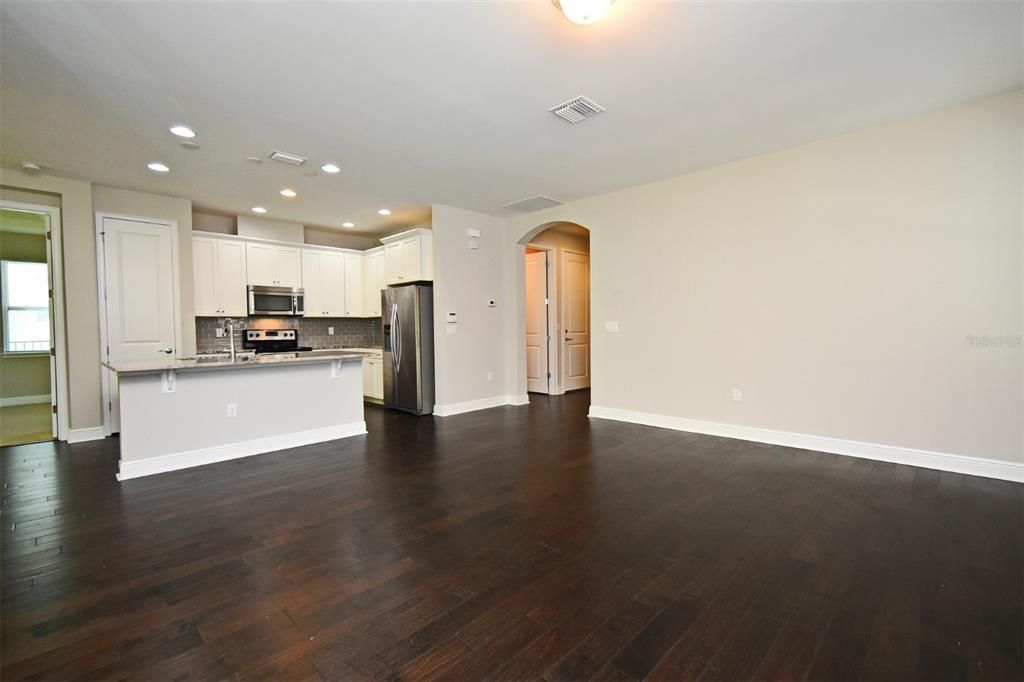 Activo con contrato: $574,000 (3 camas, 2 baños, 1709 Pies cuadrados)