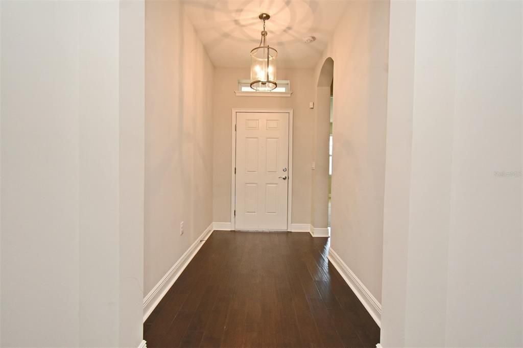 Activo con contrato: $574,000 (3 camas, 2 baños, 1709 Pies cuadrados)