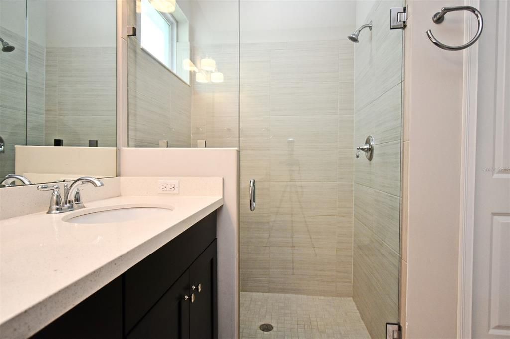 Activo con contrato: $574,000 (3 camas, 2 baños, 1709 Pies cuadrados)