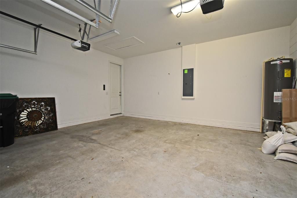 Activo con contrato: $574,000 (3 camas, 2 baños, 1709 Pies cuadrados)