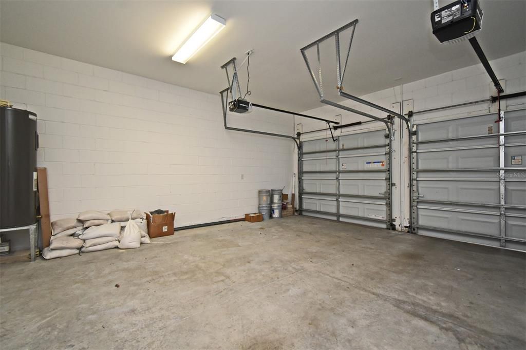 Activo con contrato: $574,000 (3 camas, 2 baños, 1709 Pies cuadrados)