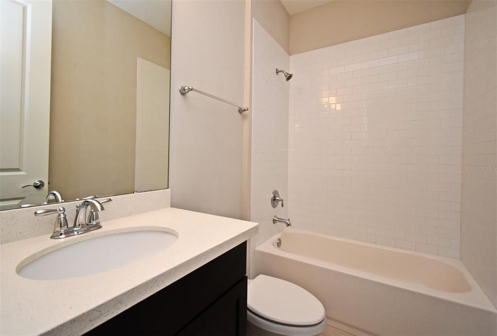 Activo con contrato: $574,000 (3 camas, 2 baños, 1709 Pies cuadrados)